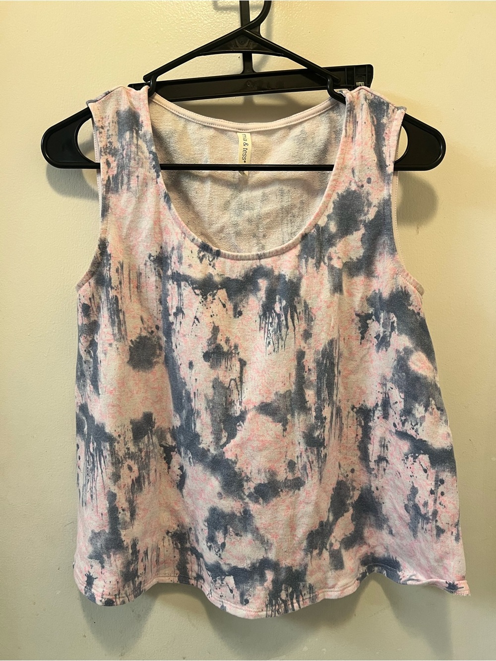 Casual Scoop Neck Crop Tank - Pink & Gray Tie-Dye